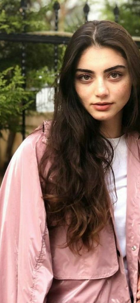 Ozge Torer Beautiful Pics, Tv Actress Images, Bala Sultan, Ponytail Girl, Turkish Celebrities, Turkish Tv Series, Turkish Dramas, Turkish Women Beautiful, Turkish Actresses