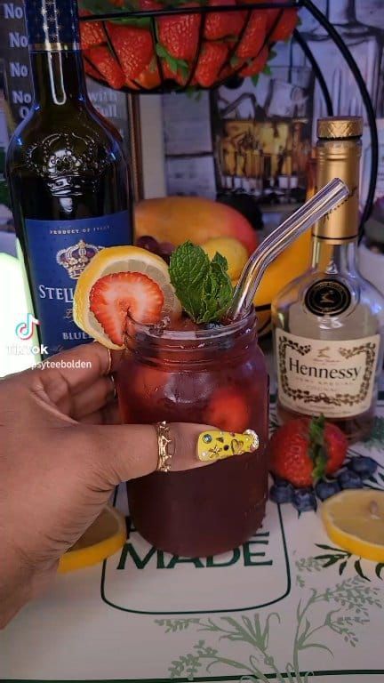 Strawberry 🍓 Blueberry 🫐 Lemonade 🍋 Hennywine 🤸🏾‍♀️ | TipsyTee's LLC | Ruby Amanfu · Struttin' On Sunshine Boundaries Relationships, Hennessy Drinks, Alcoholic Punch Recipes, Alcohol Beverages, Special Drinks, Pretty Alcoholic Drinks, Alcoholic Punch, Wine Flavors, Cocktail Drinks Alcoholic