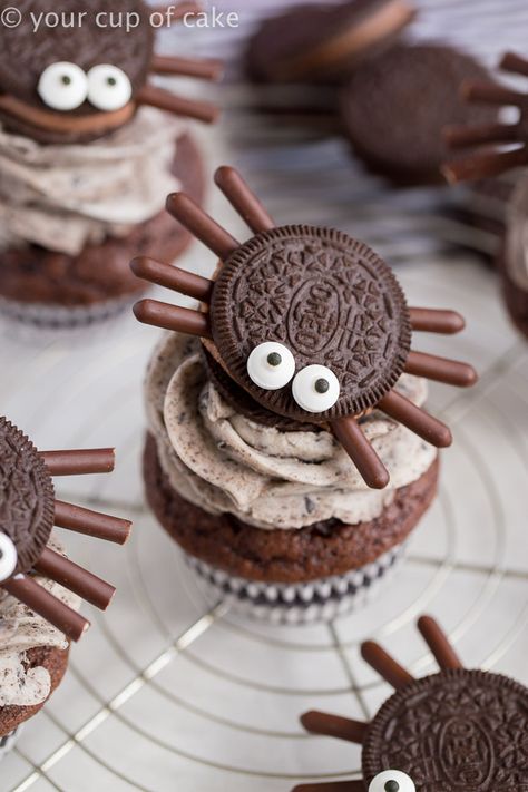 Halloween Oreo Spider Cupcakes -Easy Spooky Spiders - Your Cup of Cake Oreo Spiders, Cup Of Cake, Cookies And Cream Frosting, Halloween Food Cupcakes, Oreo Frosting, Spider Cupcakes, Halloween Oreos, Halloween Snacks For Kids, Dessert Halloween