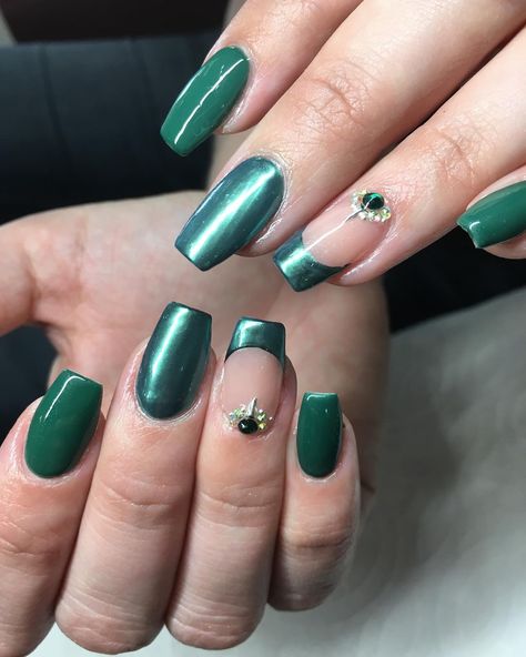 E109 holy green Green Hoco Nails, Hoco Nails, Silver Nail Designs, Emerald Nails, Green Acrylic Nails, St Patricks Day Nails, White And Silver Nails, Green Nail Designs, Homecoming Nails Acrylic