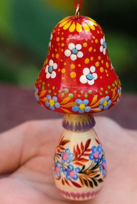 Painting Wooden Mushrooms, Painted Wooden Mushrooms, Painted Mushrooms, Wooden Mushrooms, Fairy House Crafts, Jewellery Stand, Mushroom Crafts, House Crafts, Wood Burning Crafts