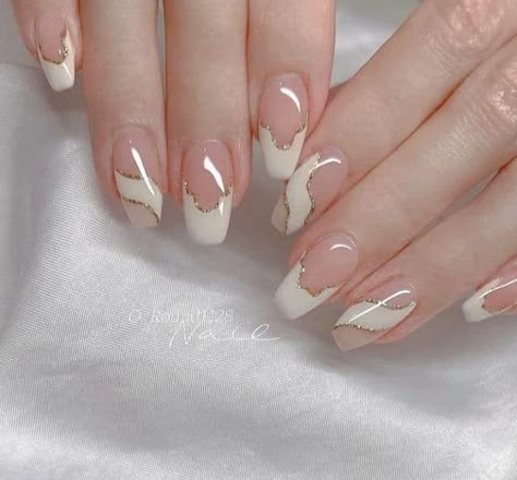 trendy nail design ideas Nail Polish Art Designs, Elegant Touch Nails, Feet Nail Design, Minimal Nails Art, Fancy Nails Designs, Beauty Nails Design, Simple Gel Nails, Pretty Nail Art Designs, Pretty Gel Nails