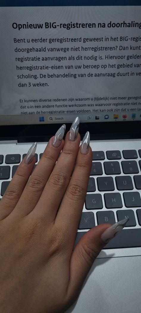 Black White Chrome Nails, Silver Nails Ballerina, Black Silver White Nails, Crome Nails Sliver, Black And Silver Nails Almond, Black Grey And White Nails, Black And Grey Chrome Nails, Black Crome Nails Almond, White And Chrome Nails