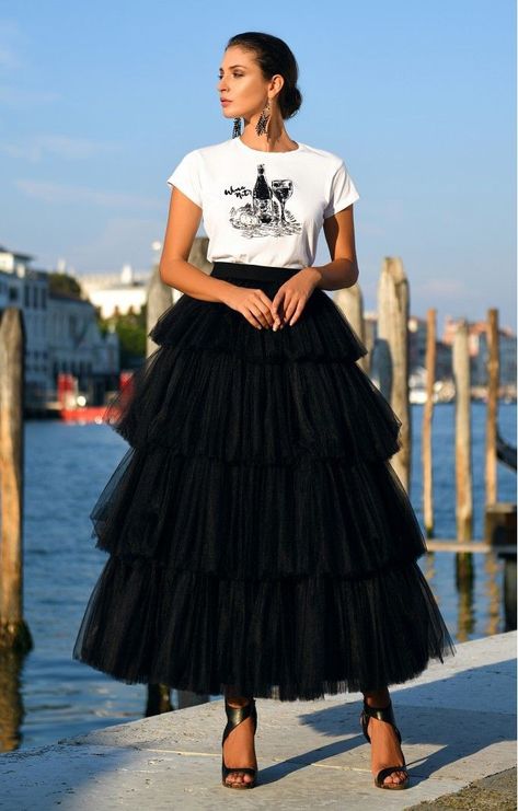 Tutu Outfits For Women, Tulle Dress Outfit, Tulle Skirt Outfits Casual, Tulle Skirt Fashion, Tulle Skirt Outfit, Tutu Skirt Outfit, Tulle Outfit, Tulle Skirts Outfit, Tulle Petticoat