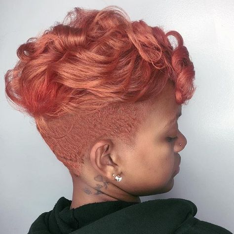 Then they came back @shanelthehairstylist + @tke_hairstylist and tag teamed for this #customcolored beauty. Their version of rose gold!!!... HOTNESS✨✨💥💥!!!!...Great work ladies!!...What would your version of rose gold look like... try a mix of colors from #kissexpresscolor and show us what you get... what about #orangemarmalade #cognac #scarlet and #clear??? Post and tag us with your results!!! #haircolor #colorists #naruralhair #hairstylists #beauty #shortcuts #cutlife #curlyhair #instabeauty Unique Hair Ideas, Rose Gold Short Hair, Pink Hair Streaks, Best Rose, Gold Hair Colors, Hair Color Rose Gold, Rosa Coral, Hair Color Pink, Rose Gold Hair