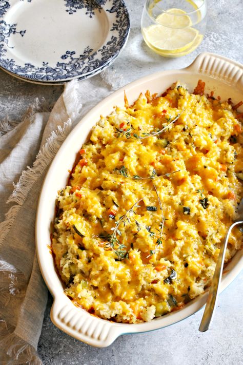 Cheesy-Rice-and-Vegetable-Bake-1 Vegetable Rice Casserole, Cheesy Rice Recipes, Savoury Rice Recipe, Rice Bake Recipes, Vegetable Bake, Cheesy Rice, Cheese Rice, Cheese Sauce For Pasta, Creative Cocktails