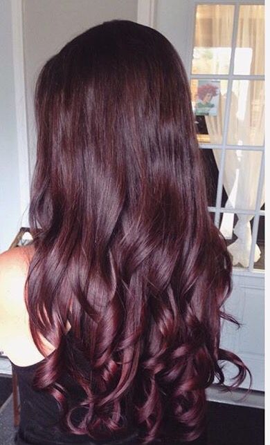 Red brown violet hair Crimson Brown Hair, Raspberry Brown Hair, Brown Violet Hair, Violet Red Hair, Violet Brown Hair, Burgundy Eye Makeup, Red Balayage Hair, Wine Hair Color, Wine Hair