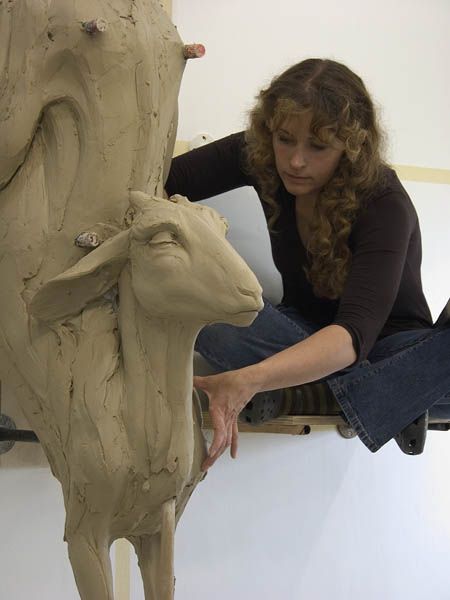 Beth Cavener-Stitcher... Probably favorite sculptor of all time Beth Cavener, Clay Videos, Artists At Work, Animal Sculpture, Ceramic Animals, Wow Art, Artist Profile, Figurative Sculpture, Sculpture Installation