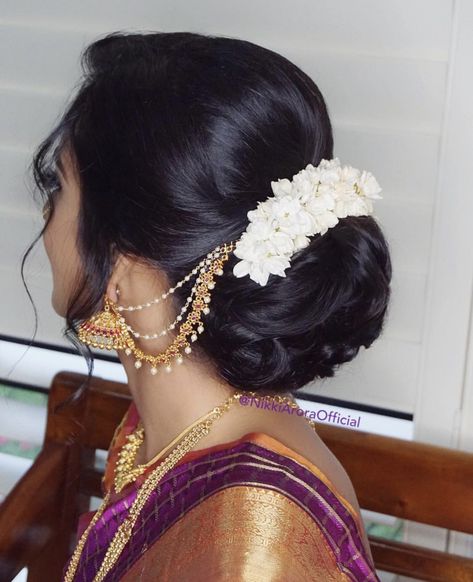 Long Hair Bridal Styles, Indian Bun Hairstyles, South Indian Hairstyle, Long Hair Bridal, Low Bun Wedding Hair, Desi Things, Bridal Hairstyle Indian Wedding, Unique Wedding Hairstyles, Long Bridal Hair