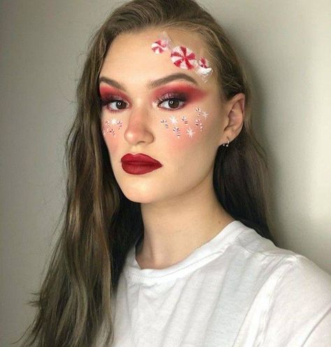 Christmas Freckles Makeup, Freckle Makeup, Freckles Makeup, Peppermint Christmas, Christmas Look, Peppermint, Face Paint, Carnival Face Paint, Vogue