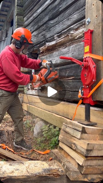 Chris Lindrom on Instagram: "Wall is back! 🎉   #logcabin #timmerhus #byggnadsvård #cabin #woodworking #timber #sweden @logwizard @skil_power_tools_europe #cabinlife" Log House Decorating Ideas, Wood Log Crafts Diy, Cabin Restoration, Blacksmith Workshop, Diy Log Cabin, Wood Log Crafts, Christmas Tree Decorating Tips, Timber Cabin, Cabin Diy