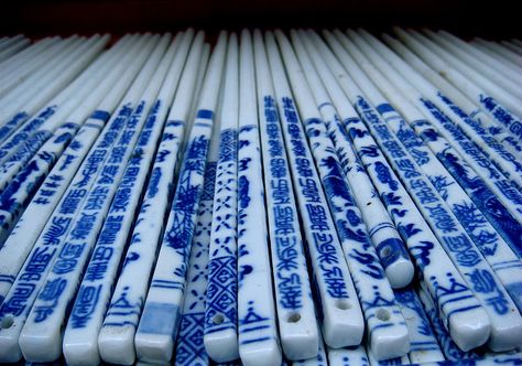 Chinese Utensils, Anime Ceramics, Beautiful Chopsticks, Chinese Chopsticks, Chop Sticks, Chinese Tea Set, Japanese Chopsticks, Jasmine Tea, Chopstick Rest