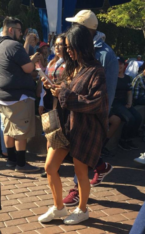 Kim Kardashian And Kanye West, Kanye West And Kim, Kourtney Kardashian Style, Kim Kardashian Kanye West, Kim And Kanye, Kardashian Kids, Kim Kardashian And Kanye, Disneyland Outfits, Kim Kardashian Style