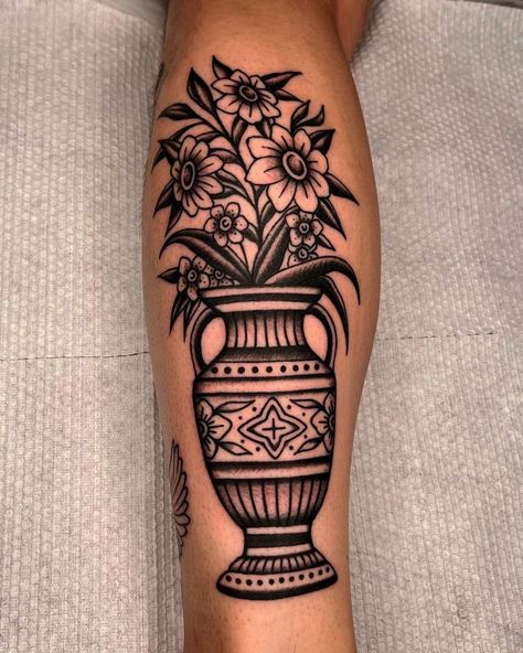 Traditional Tattoo Vase, Traditional Tattoo Arm, Traditional Tattoo Man, Back Of Leg Tattoos, Vintage Tattoo Art, Around Arm Tattoo, Traditional Tattoo Flash Art, Shin Tattoo, Full Leg Tattoos