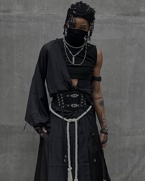 ÆTH (@aethexe) • Instagram photos and videos Cyberpunk Clothing Men, Dystopian Aesthetic Clothes, Fashion Kimono, Dystopian Fashion, Lounge Outfits, Techwear Outfits, Cyberpunk Clothes, Concept Clothing, Queer Fashion