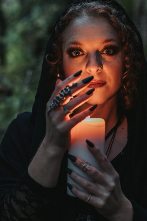 Witchy portrait photo shoot Goddess Photography Photo Shoot, Spooky Mini Session, Halloween Style Photoshoot, Moody Witchy Photoshoot, Witch Shoot Ideas, Outdoor Witchy Photoshoot, Fall Goddess Photoshoot, Witch Inspired Photoshoot, Coven Photoshoot Ideas