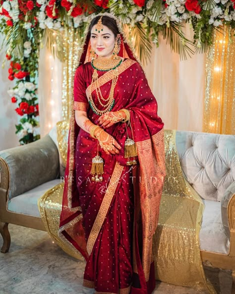 Beautiful & Enchanting Nikah Ceremony With Bride In A Red Saree! – WedBook Mandap Look For Bride In Saree, Red Shalu Saree For Bride, Phere Outfit For Bride Saree, Red Saree Wedding, Nikah Ceremony, Sarees South Indian, Indian Bridal Sarees, Bridal Sarees South Indian, Indian Bridal Photos