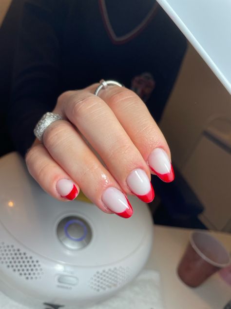 red french tip qith white base 🍄 Red Tip Nails, Red French Tip, Red And White Nails, Red French, Easy Nails, Xmas Nails, French Tip Nails, Red Stripe, French Manicure