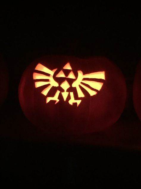 Zelda Pumpkin Painting, Legend Of Zelda Pumpkin Carving, Nintendo Pumpkin Carving, Zelda Pumpkin Carving, Zelda Pumpkin, Oogie Boogie Pumpkin, Pumkin Carving, Pumpkin Stencils, Amazing Pumpkin Carving