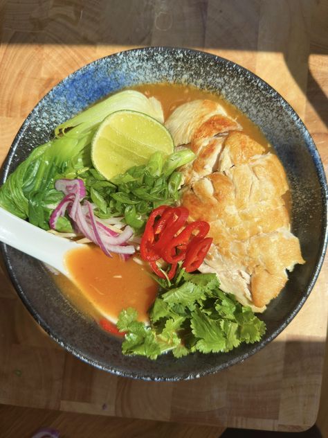 Spicy, savoury, warming and so good, this Chilli Chicken Ramen is just like the one from Wagamama so you can make it at home yourself! Wagamama Recipe, Onion Sprouts, Chicken Ramen, Chilli Chicken, Sweet Chilli Sauce, Spicy Dishes, Crispy Onions, Soba Noodles, Sriracha Sauce