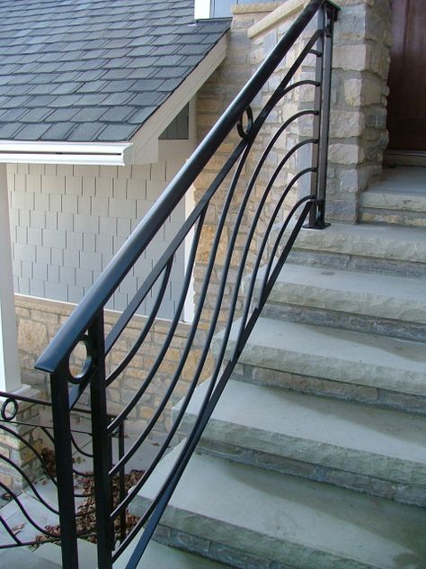 Patio Railings, Iron Railings Outdoor, Exterior Stair Railing, درابزين السلم, Porch And Patio, Outdoor Stair Railing, Modern Railing, Modern Stair Railing, Patio Railing