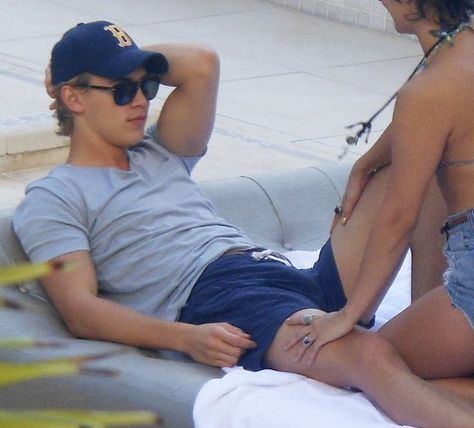 Austin Butler Shirtless, Austin Butler And Vanessa, Vanessa Hudgens And Austin Butler, Callum Turner, Elvis Movies, Dear Future Husband, Austin Butler, Vanessa Hudgens, Man Crush