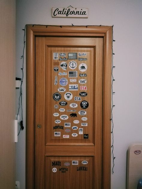 Bedroom Door Stickers, Aesthetic Doors Bedroom, Aesthetic Door Decorations Bedroom, Door Aesthetic Decor, Door Ideas For Bedroom Aesthetic, Door Decor Ideas Bedroom, Stickers On Door Aesthetic, Decorated Doors Bedroom, Door Decorations Bedroom Aesthetic