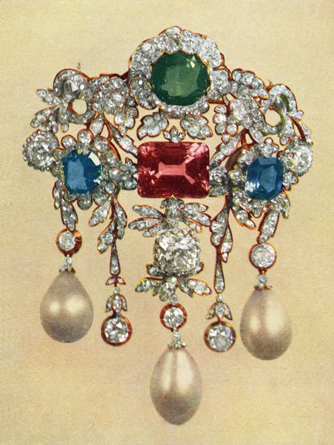 A brooch once owned by the Russian royal family and sold at auction in 1927. Russian Jewelry Royal, Russian Royal Jewels, Russian Royal Family, Royal Crown Jewels, Russian Jewelry, Romanov Family, Jewelry Catalog, Imperial Russia, Royal Jewels