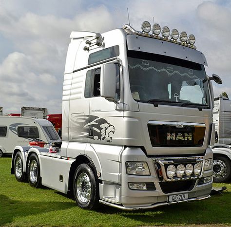 Lowfield Haulage - MAN TGX 26.480 XXL | GIG 7171 | Yorkshire Truck Photography | Flickr Man Trucks Vehicles, Truck Photography, Truck Living, Man Truck, Man Trucks, Man Tgx, Truck Detailing, German Men, Future Trucks