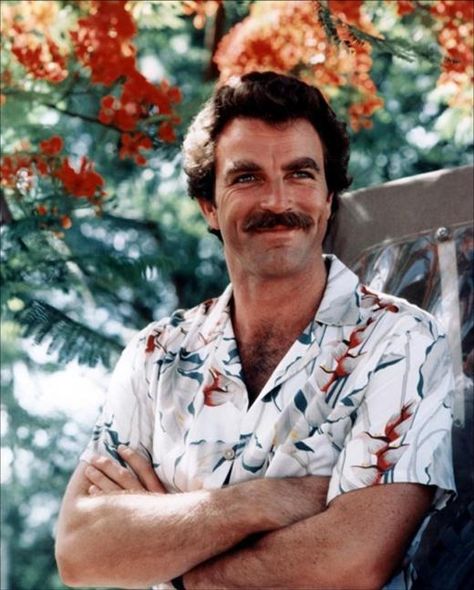 Tom Selleck in Hawaiian Print - Natural Vintage - For once the Hawaiian shirt isn't an eye sore! Jesse Stone, Ryan Hurst, Omari Hardwick, Triumph Tr6, Magnum Pi, Ryan Guzman, Taylor Kitsch, The Lone Ranger, Tom Selleck