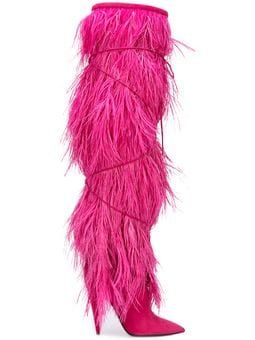 knee-length feather boots Extravagant Shoes, Feather Boots, Yeti Boots, Pink Yeti, Feather Shoes, Boots With Fur, Look Rose, Catty Noir, Tabi Shoes