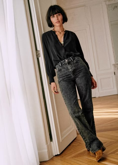 Casual Chique Stijl, Black Jeans Outfit, Bob Hair, Mode Inspo, Denim Trousers, Short Bob, Parisian Style, Wearing Black, Look Fashion