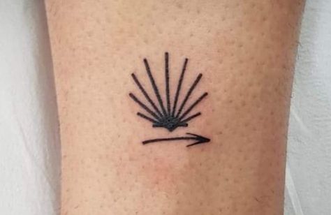 Camino Tattoo Shells, Camino Shell Tattoo, Camino Tattoo Santiago, Camino Tattoos, Camino Tattoo, Pictogram Design, Shell Tattoos, Spine Tattoos For Women, Arrow Tattoo