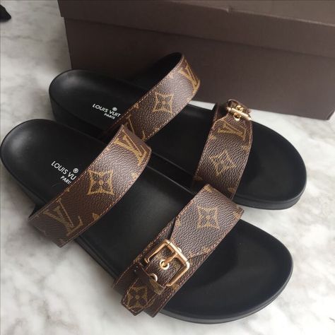 Style and fashion – selfsquadMakeupandHair Louis Vuitton Slides, Louis Vuitton Slippers, Louis Vuitton Shoes Heels, Dr Shoes, Lv Shoes, Hype Shoes, Louis Vuitton Sandals, Cute Sandals, Louis Vuitton Shoes