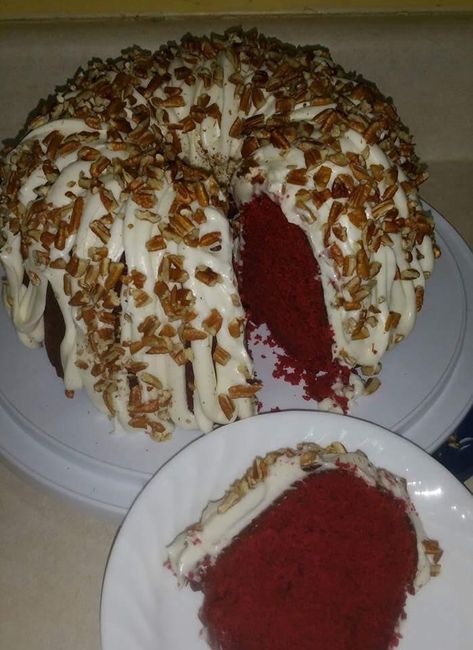 Red Velvet Poundcake With Cream Cheese Glaze Red Velvet Pound Cake Recipe, Red Velvet Pound Cake, Homemade Red Velvet Cake, Best Pie Crust Recipe, Red Velvet Bundt Cake, Cream Cheese Pound Cake Recipe, 7up Pound Cake, Blueberry Pound Cake, Pound Cake Recipes Easy