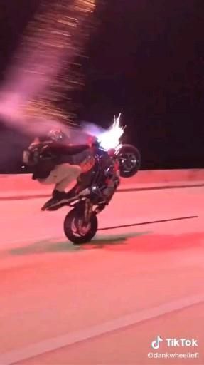 #YAMAHA #HONDA #SUZUKİ #1000RR #R5 [Video] | Adventure bike motorcycles, Night bike ride video, Biker love Video Motor, Motor Video, Night Bike Ride Video, Bike Video, Adventure Bike Motorcycles, Motorcycle Humor, Night Bike Ride, Мотоциклы Harley Davidson, Motocross Love