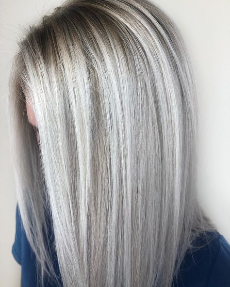 15+ Fall Blonde Color Ideas Blonde Hair Color For Fall 2023, Dark Platinum Blonde Hair, Fall 2023 Blonde Hair Trends, Blonde Hair Fall 2023, Dark Blonde To Brunette, Swirl Hair Color, Silver Toned Blonde Hair, Ash Gray Highlights, Fall Ash Blonde Hair