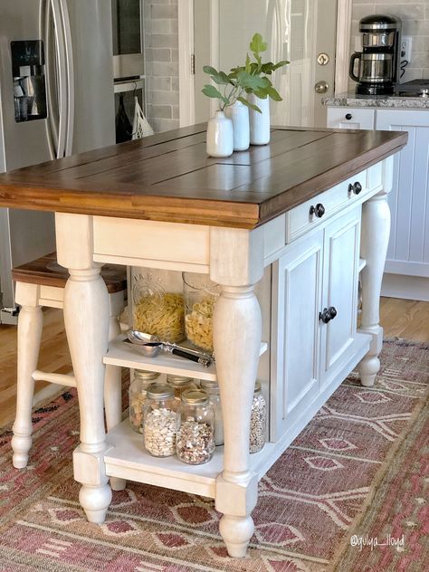 Small Farmhouse Island, Creative Kitchen Island Ideas, Country Farmhouse Kitchen Island, Country Kitchen Island Ideas, Diy Center Island Kitchen, Kitchen Island Ideas For Small Kitchens, Rustic Kitchen Island Farmhouse Style, Small Kitchen Islands, Country Kitchen Island