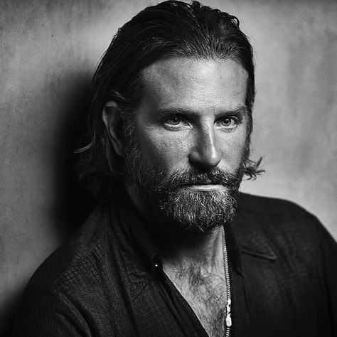 Beard & Tattoos on Instagram: “Great Shot! 👌 ___ -Model: Bradley Cooper ___ Tag us to be featured!! ✔ #beardandtattoos #beard #beards #bearded #beardporn #beardgang…” Bradley Cooper Long Hair, The Fame Monster, Beard Lover, Great Beards, Beard Tattoo, Peter Lindbergh, Beard Life, A Star Is Born, Bradley Cooper