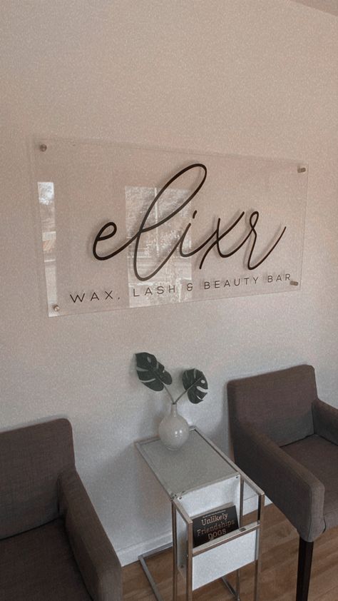 Black Lash Studio Decor, Eyelash Technician Room Decor, Lash And Hair Studio, Wax Studio Decor Ideas, Waxing Studio Decor, Esthetics Room At Home, Black Esthetics Room, Lash Room Set Up, Lash Room Aesthetic