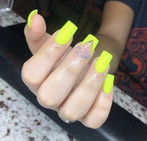 Neon Yellow Nails With Design, Neon Nails Short, Short Yellow Nails, Short Coffin Nails Designs, Pastel Nails Designs, Nails Coffin Short, Winter Nails Acrylic, Colored Acrylic Nails, Acrylic Nails Designs