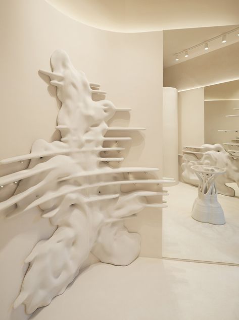 3d Printing Store, Jewelry Store Design, Contemporary Costumes, Antoni Gaudi, Sustainable Clothing Brands, Patricia Urquiola, Interior Concept, Workplace Design, Store Design Interior