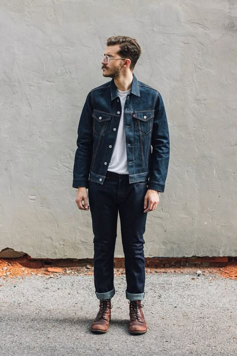 Blue Denim Jacket Outfit, Blue Jean Jacket Outfits, Dark Blue Jeans Outfit, Denim Jacket Men Outfit, How To Wear Denim Jacket, Blue Jeans Outfit Men, Raw Denim Jacket, Denim Outfit Men, Dark Blue Denim Jacket