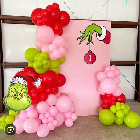 Grinch Balloons, Grinch 1st Birthday, Grinch Birthday, Grinch Ideas, Grinch Christmas Party, Baby Grinch, Whoville Christmas, Christmas Movie Night, Grinch Party