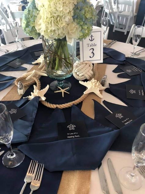 Sailboat Centerpiece Ideas, Nautical Tablescapes, Navy Blue Wedding Decorations, Wedding Flavors, Nautical Bridal Showers, Blue Wedding Decorations, Rehearsal Dinner Decorations, Gala Ideas, Powder Room Decor