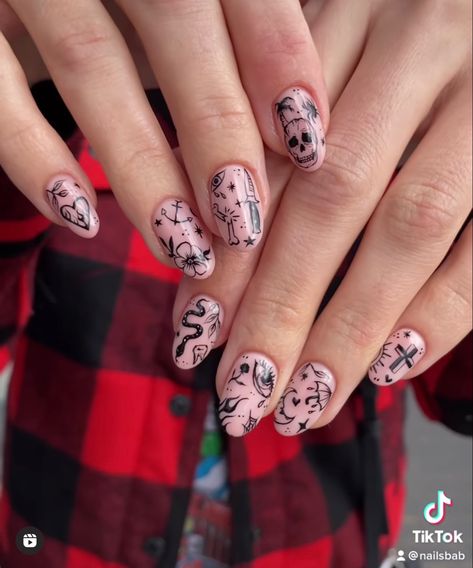 Nail Art Tattoo Style, Tattoo Style Nails, Traditional Tattoo Nails, Linework Nails, Cosmo Nails, Tattoo Nail Art, Men Nails, Tattoo Nails, J Nails