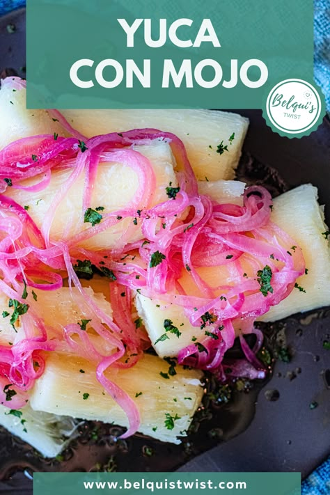 Yuca con Mojo. A traditional dish in the Caribbean, and of course, that includes my beloved Dominican Republic 🇩🇴 Words cannot describe how much that red onion, vinegar, and oil bring out the best flavor of the yuca. You must try it! Yuca With Red Onions, Dominican Recipes Authentic, Dominican Dishes, Diy Meals, Onion Vinegar, Yuca Al Mojo, White Garlic Sauce, Yucca Recipe, Dominican Dish