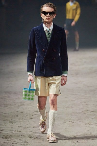 Gucci Fall 2020, Gucci Fall 2014, Suit Photoshoot, Gucci Fall 2017, Gucci Spring 2017, Gucci Suit, Shooting Ideas, Fashion Decades, Mens Shorts Outfits