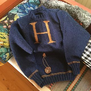 Ravelry: Liljekonvalj's Ravenclaw Weasley Christmas Sweaters Weasley Christmas, Harry Potter Jumper, Weasley Sweater, Harry Potter Sweater, Knitting Charts, Custom Monogram, Christmas Knitting, Ravenclaw, Kids Sweater