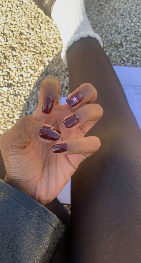 aesthetic nails, cute nails. Nail Designs For Short Nails Y2k, Shellac Star Nails, Purple Star Nails Y2k, Nail Ideas Y2k Short Almond, Short Acrylics Simple, Halloween Star Nails, Single Star Nails, Shellac Short Nail Designs, Short Nail Y2k